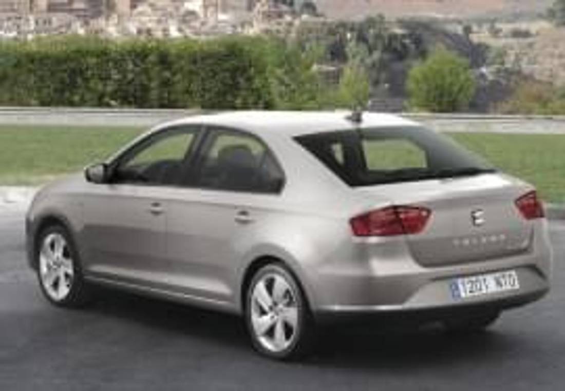 SEAT Toledo отзад