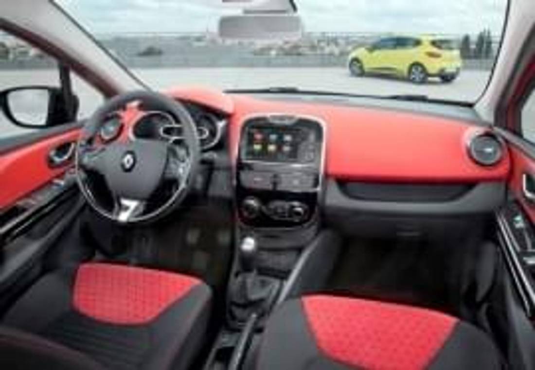 Renault Clio изглед отвътре