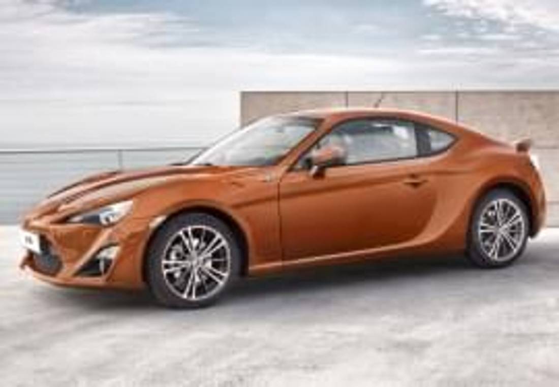 Toyota GT86 от страни