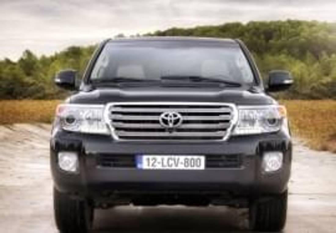 Toyota Land Cruiser изглед отпред