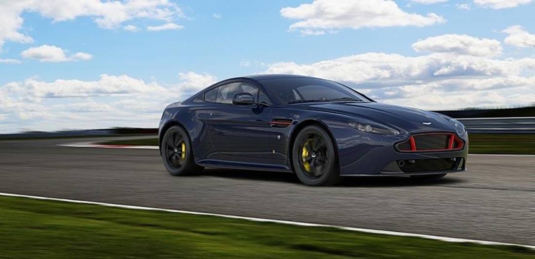 aston-martin-vantage-side