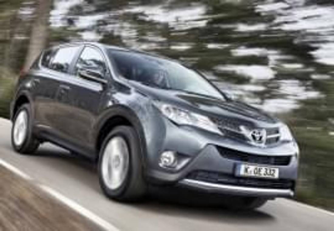 Toyota RAV4 изглед отпред