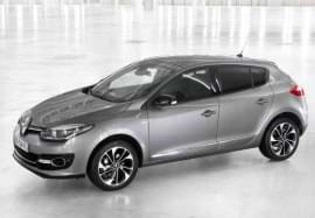 Renault Megane изглед отстрани