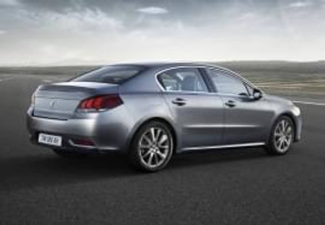 Peugeot 508 отзад