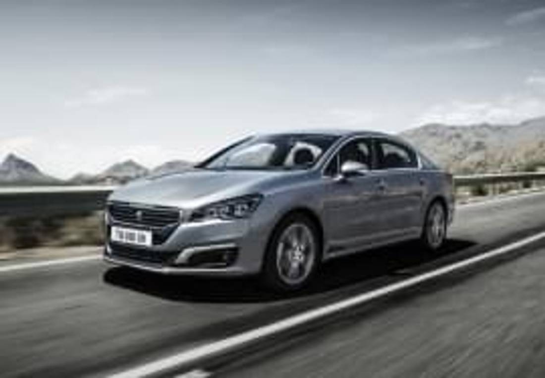 Peugeot 508 отпред