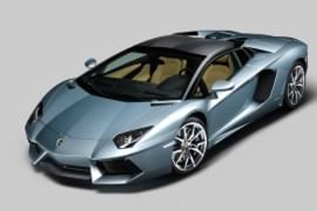 Lamborghini Aventator отпред