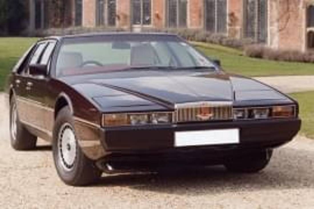 Aston Martin Lagona отпред