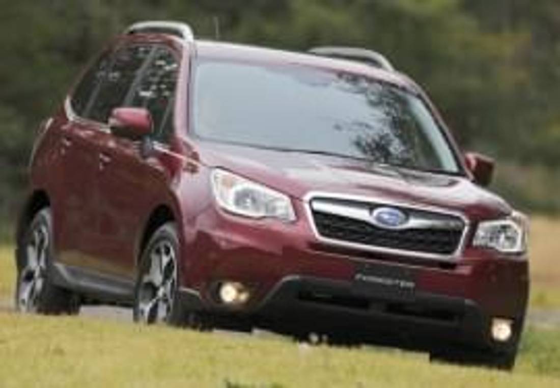 Subaru Forester in Rot Frontansicht
