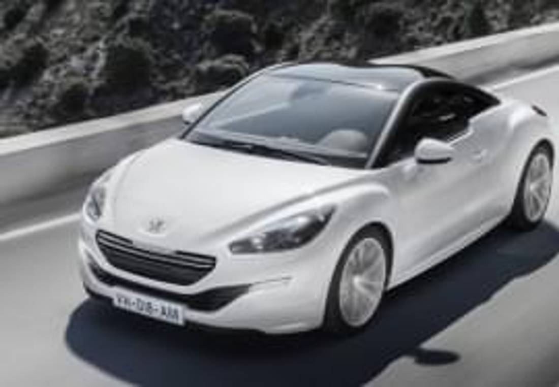 Peugeot RCZ изглед от горе