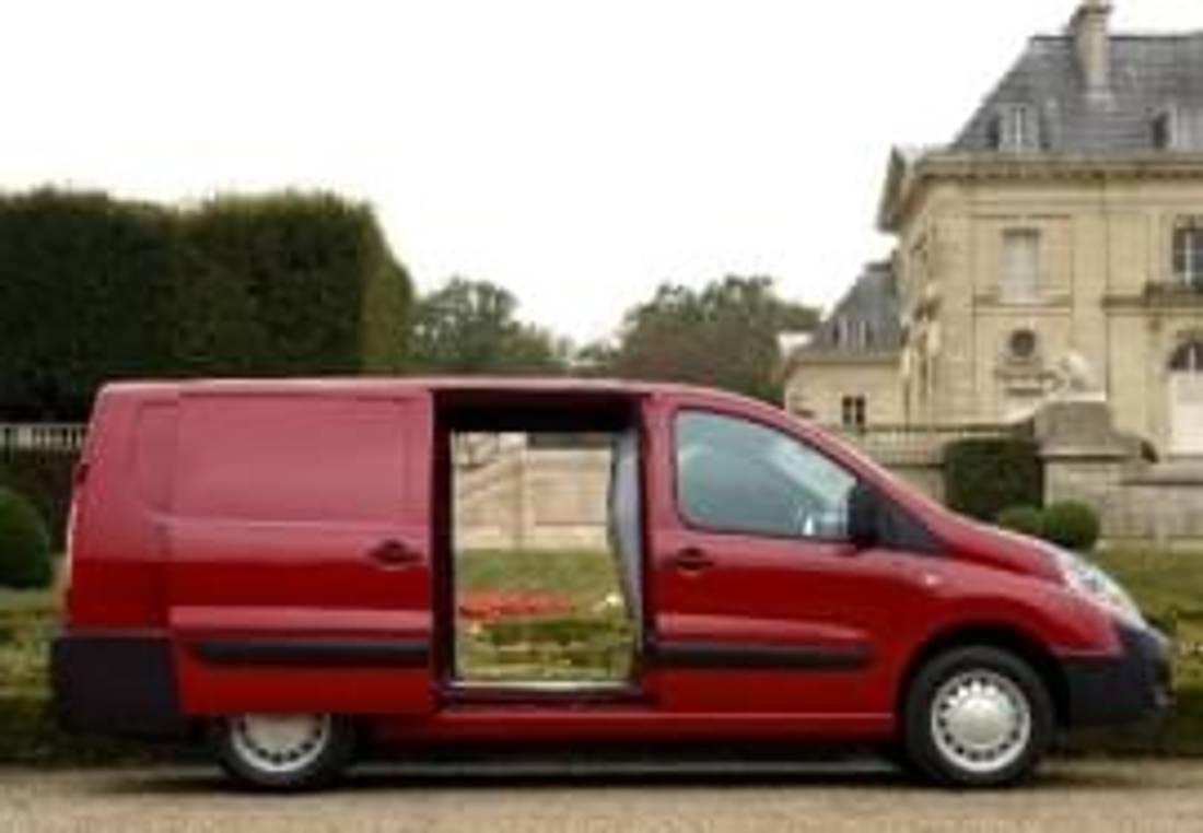 Citroën Jumpy von der Seite